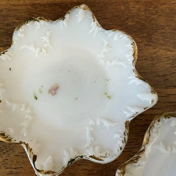 Victorian‎ Milk Glass Trinket Dishes Hand Painted Floral Embossed Leaf Motif - Picture 5 of 7